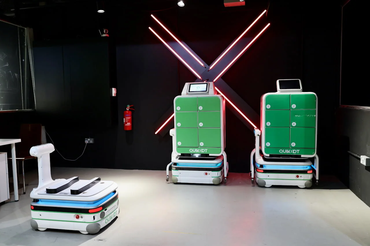 Robot deliveries, unmanned 7-Eleven store at retail innovation hub